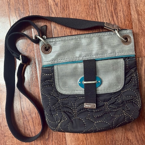 Fossil Key-Per Quilted Metallic Gray Leather Crossbody - Picture 2 of 16
